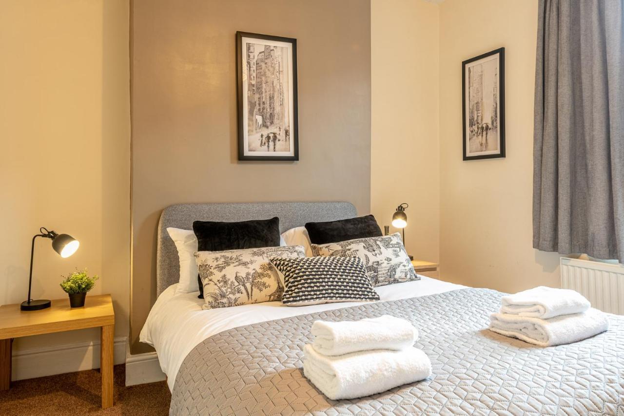 3 Bedroom Home Sleeps 5 Close To Chester City Centre Welcomes Couples, Small Groups, Families And Contractors Zewnętrze zdjęcie
