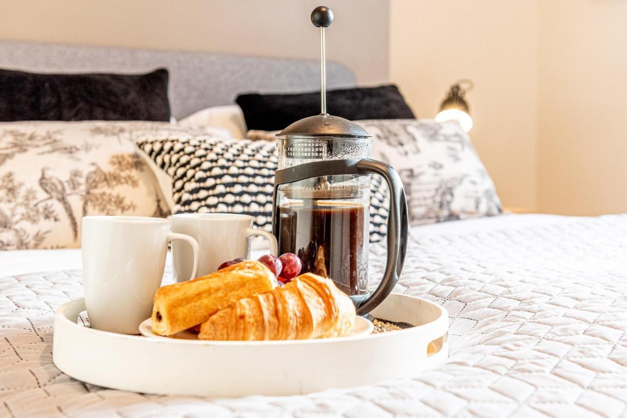 3 Bedroom Home Sleeps 5 Close To Chester City Centre Welcomes Couples, Small Groups, Families And Contractors Zewnętrze zdjęcie