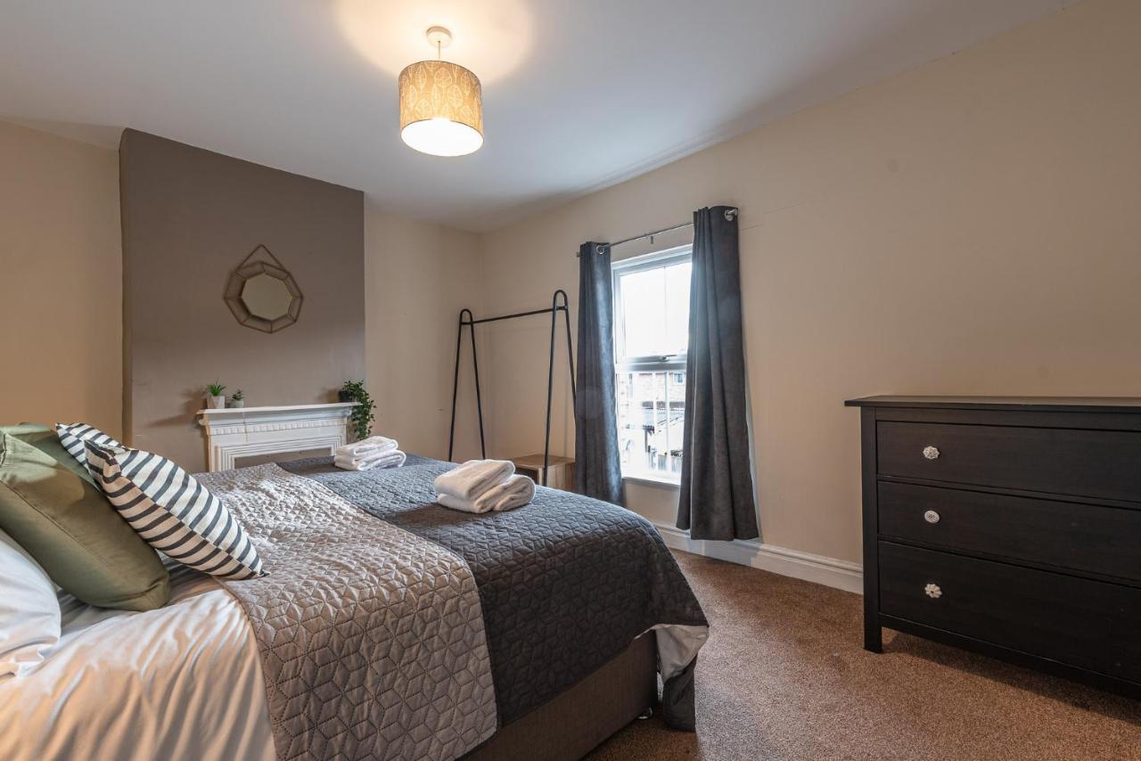 3 Bedroom Home Sleeps 5 Close To Chester City Centre Welcomes Couples, Small Groups, Families And Contractors Zewnętrze zdjęcie