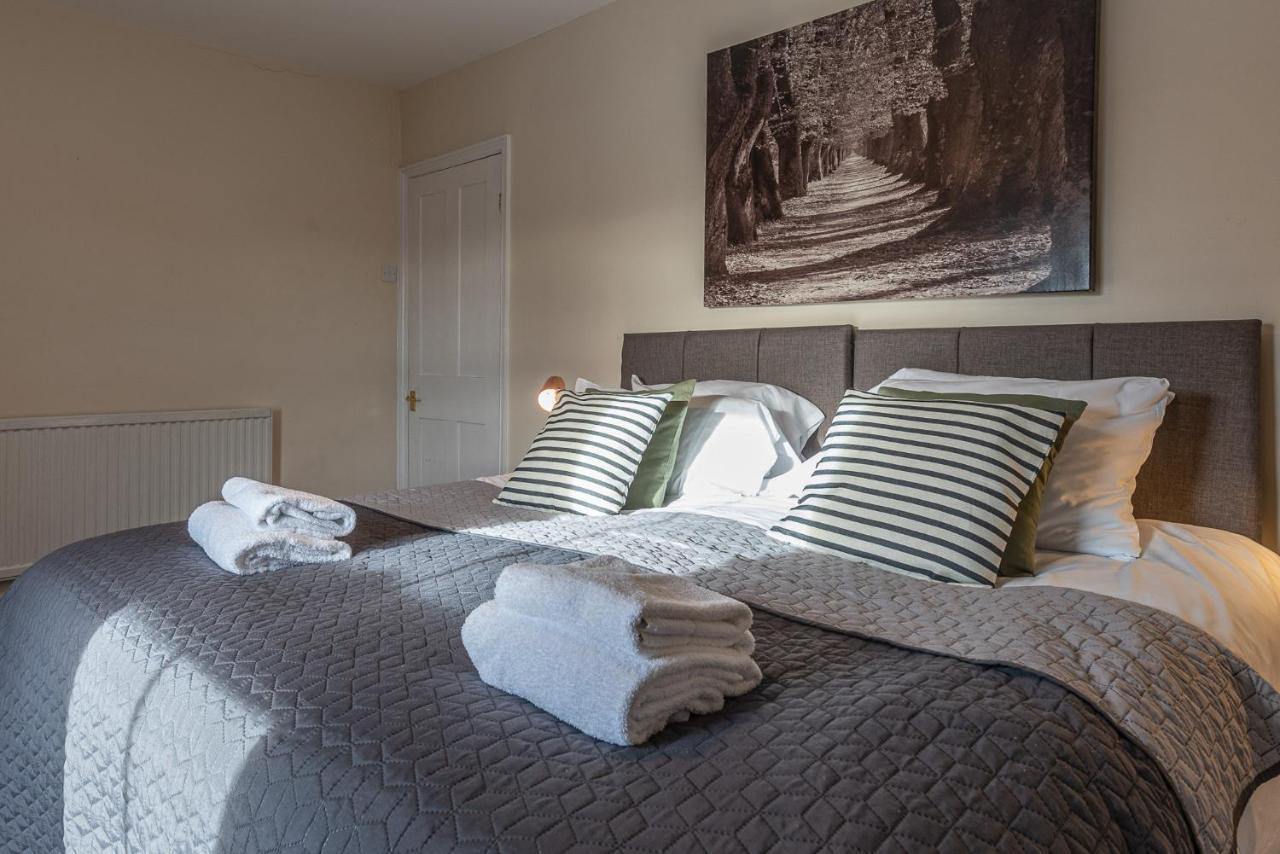 3 Bedroom Home Sleeps 5 Close To Chester City Centre Welcomes Couples, Small Groups, Families And Contractors Zewnętrze zdjęcie